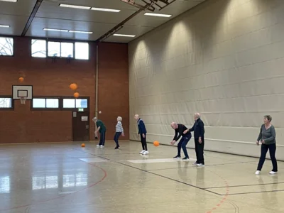 Aktivit&auml;ten w&auml;hrend einer Trainingsstunde  (Bild vergr&ouml;&szlig;ern)