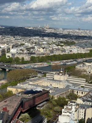 Blick auf Paris vom Eiffelturm  (Bild vergr&ouml;&szlig;ern)