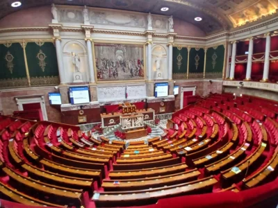 Plenarsaal der franz&ouml;sischen Nationalversammlung  (Bild vergr&ouml;&szlig;ern)