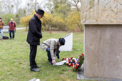 Foto des Albums: Gemeinsame Gedenkveranstaltung mit der Amicale Sachsenhausen im Geschichspark