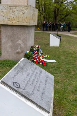 Foto des Albums: Gemeinsame Gedenkveranstaltung mit der Amicale Sachsenhausen im Geschichspark