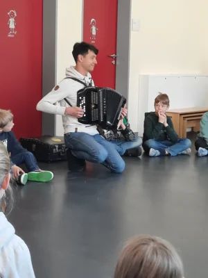 Akkordeon  (Bild vergr&ouml;&szlig;ern)