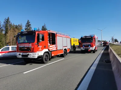Foto des Albums: VU mehrere PKW, P-klemmt auf BAB am 22.04.26