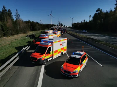 Foto des Albums: VU mehrere PKW, P-klemmt auf BAB am 22.04.26