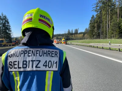 Foto des Albums: VU mehrere PKW, P-klemmt auf BAB am 22.04.26