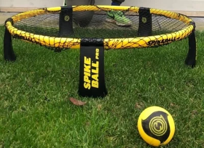 Spielger&auml;t (Netz u. Ball) f&uuml;r Roundnet (Spikeball&trade;)  (Bild vergr&ouml;&szlig;ern)