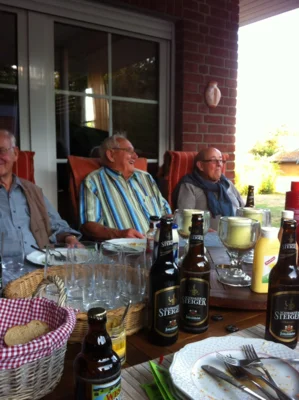 Pivate Geburtstagsfeier bei Gerd Fuchs im Garten  (Bild vergr&ouml;&szlig;ern)