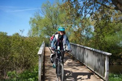 Kleine Br&uuml;cke &uuml;ber die Leine  (Bild vergr&ouml;&szlig;ern)