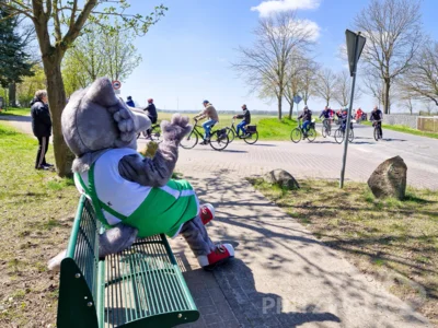Foto des Albums: Frühlingserwachen Teil 1 - 127 Radlerinnen und Radler beim Anradeln in der Prignitz