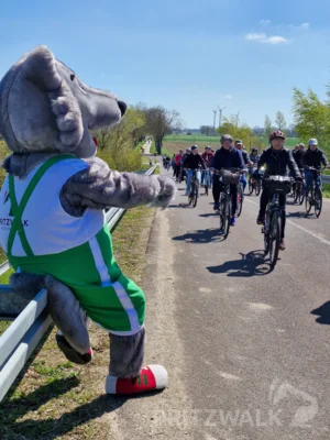 Foto des Albums: Frühlingserwachen Teil 1 - 127 Radlerinnen und Radler beim Anradeln in der Prignitz