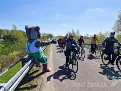 Foto des Albums: Frühlingserwachen Teil 1 - 127 Radlerinnen und Radler beim Anradeln in der Prignitz