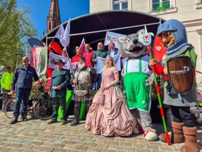 Foto des Albums: Frühlingserwachen Teil 2 - Fünf Spielmannszüge und ein Orchester sorgen für Stimmung