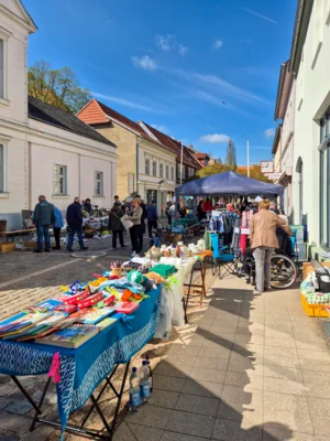 Foto des Albums: Frühlingserwachen Teil 2 - Fünf Spielmannszüge und ein Orchester sorgen für Stimmung