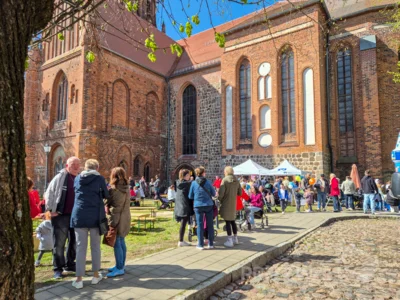 Foto des Albums: Frühlingserwachen Teil 2 - Fünf Spielmannszüge und ein Orchester sorgen für Stimmung