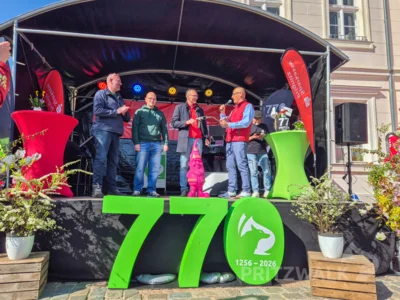 Foto des Albums: Frühlingserwachen Teil 2 - Fünf Spielmannszüge und ein Orchester sorgen für Stimmung