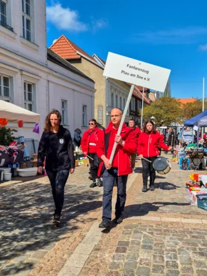 Foto des Albums: Frühlingserwachen Teil 2 - Fünf Spielmannszüge und ein Orchester sorgen für Stimmung