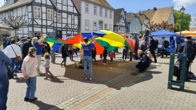 Aktion mit Schwungtuch am Tag der Vereine 26.04.2026  (Bild vergr&ouml;&szlig;ern)