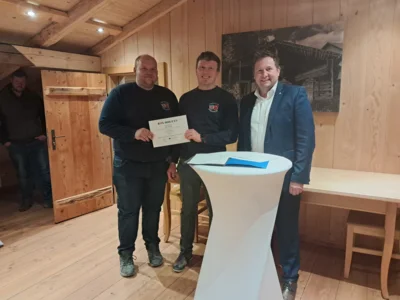 Neubau eines Lagerschuppens f&uuml;r Vereinsgegenst&auml;nde mit PV-Anlage der FFW Ruhmannsdorf  (Bild vergr&ouml;&szlig;ern)