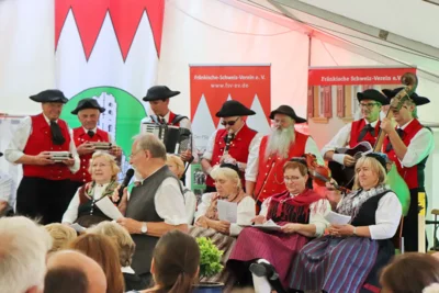 Foto des Albums: Die Fränkische Schweiz sang, musizierte und tanzte am 09. Juni 2018 in Wolfsberg