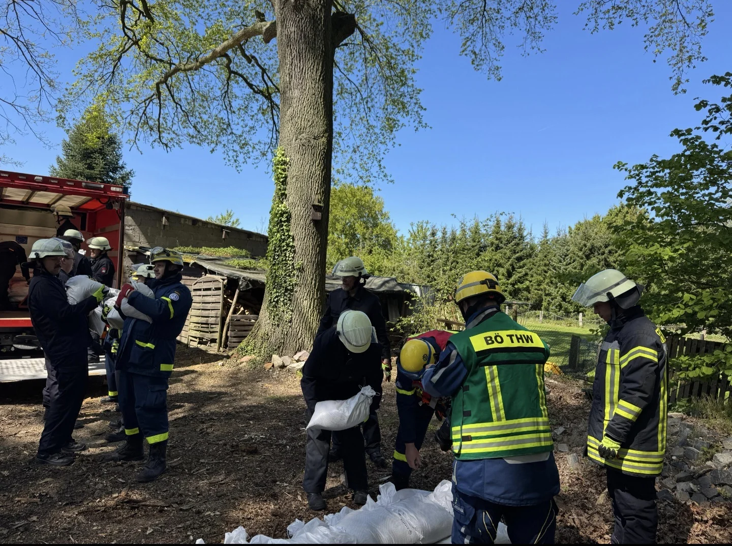 Bild: 20260425 Sandsack-Verbau