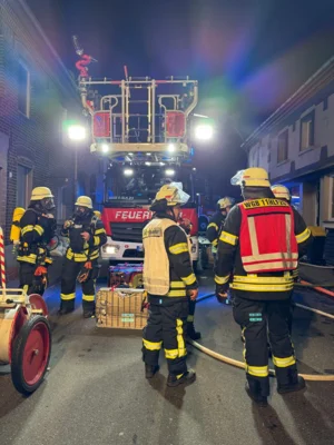 Foto des Albums: 2026-04-12 Wohnungsbrand Maaseiker Straße (12.​04.​2026)
