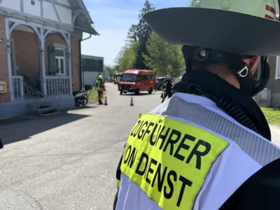 Blick zur Einsatzstelle  (Bild vergr&ouml;&szlig;ern)