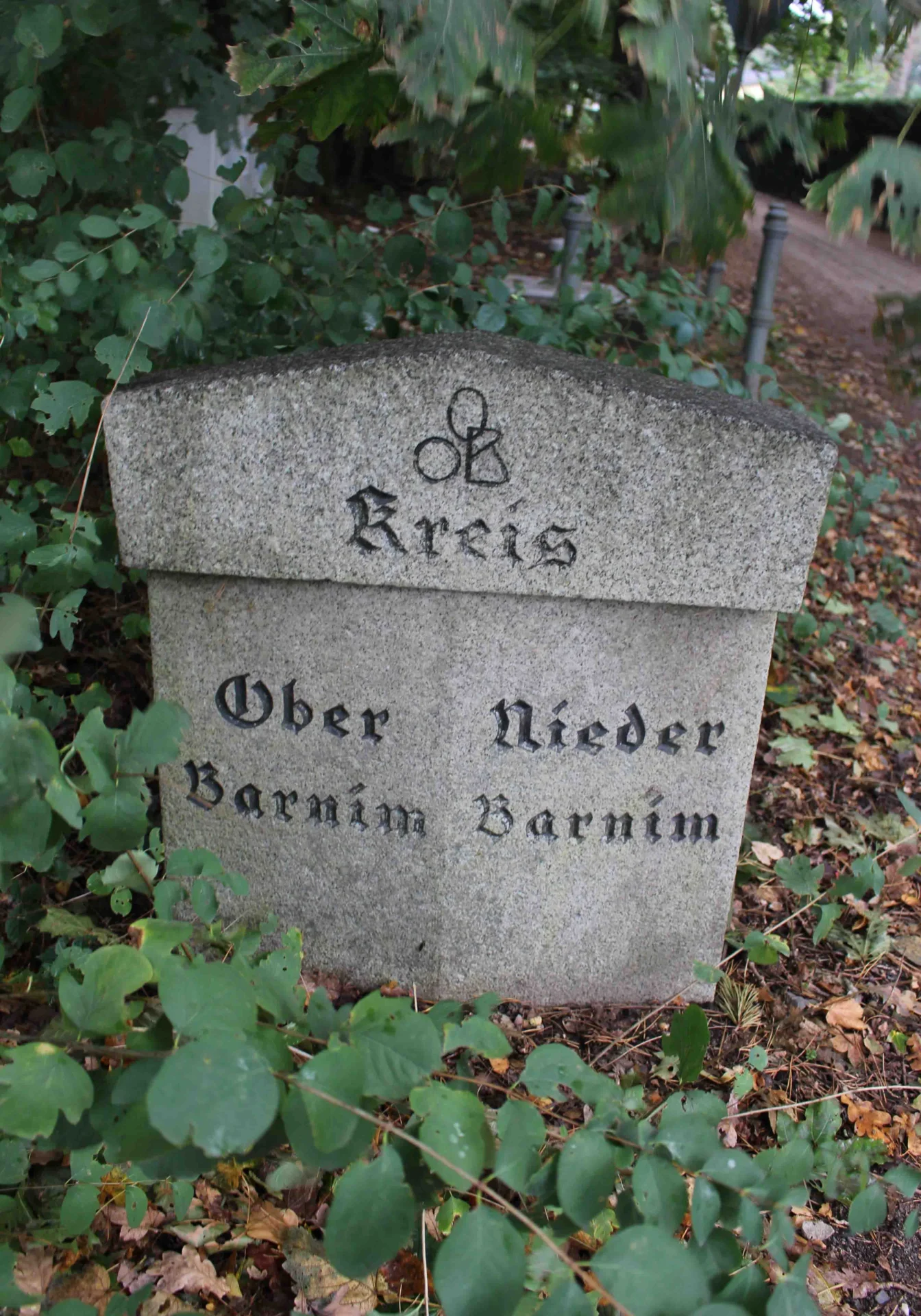 Bild: Grenzstein in Eggersdorf Grenzstraße/Altlandsberger Chausseee