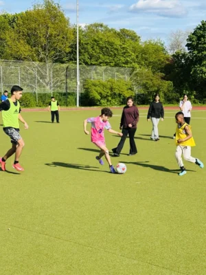 Foto des Albums: Fußball in der Highdecksiedlung (30.​04.​2026)