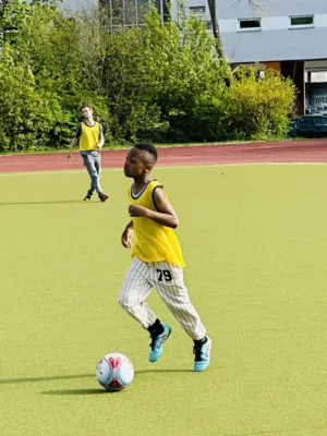 Foto des Albums: Fußball in der Highdecksiedlung (30.​04.​2026)
