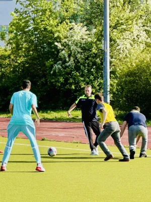 Foto des Albums: Fußball in der Highdecksiedlung (30.​04.​2026)