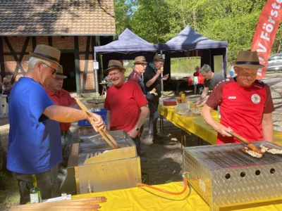 Grill  (Bild vergr&ouml;&szlig;ern)
