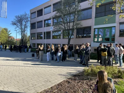 Unsere Abschlussklassen  (Bild vergr&ouml;&szlig;ern)