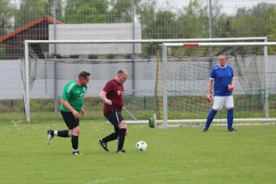 Foto des Albums: Ü40 - SG Lindhorst/Sachsenhagen/Lüdersfeld gewinnt 5:3 gegen TuS Minderheide