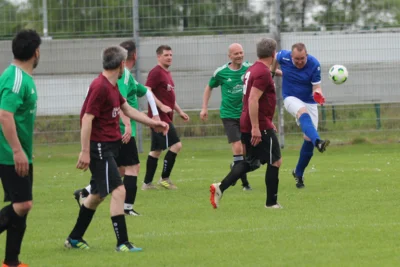 Foto des Albums: Ü40 - SG Lindhorst/Sachsenhagen/Lüdersfeld gewinnt 5:3 gegen TuS Minderheide