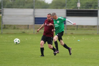 Foto des Albums: Ü40 - SG Lindhorst/Sachsenhagen/Lüdersfeld gewinnt 5:3 gegen TuS Minderheide