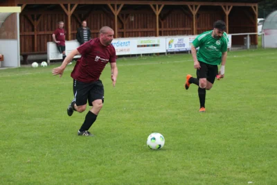 Foto des Albums: Ü40 - SG Lindhorst/Sachsenhagen/Lüdersfeld gewinnt 5:3 gegen TuS Minderheide