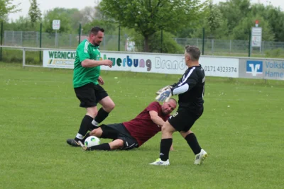 Foto des Albums: Ü40 - SG Lindhorst/Sachsenhagen/Lüdersfeld gewinnt 5:3 gegen TuS Minderheide