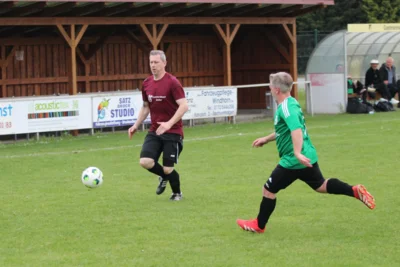Foto des Albums: Ü40 - SG Lindhorst/Sachsenhagen/Lüdersfeld gewinnt 5:3 gegen TuS Minderheide