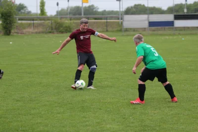 Foto des Albums: Ü40 - SG Lindhorst/Sachsenhagen/Lüdersfeld gewinnt 5:3 gegen TuS Minderheide