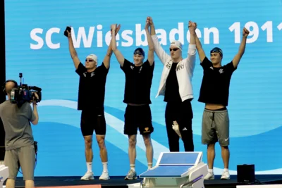 Vorschaubild: 4x100m Freistil-Staffel des SC Wiesbaden bei der Vorstellung