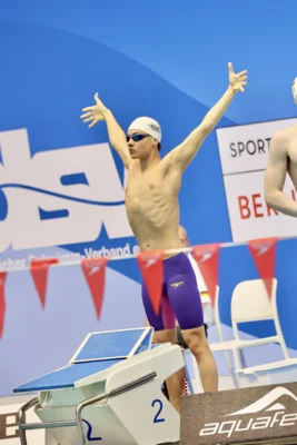 Vorschaubild: Jannes Schmidt (SC Wiesbaden) vor den 400m Lagen