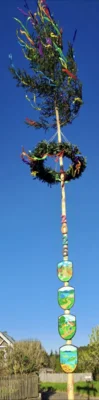 Haselbach Kindermaibaum  (Bild vergr&ouml;&szlig;ern)