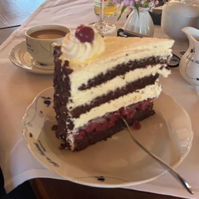 Die Schwarzw&auml;lderkirschtorte  (Bild vergr&ouml;&szlig;ern)