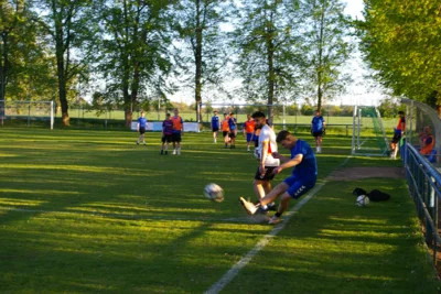 Foto des Albums: 🏆 Eierköppe triumphieren – Fußball statt Tanz in den Mai!