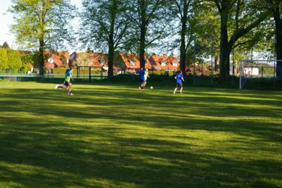 Foto des Albums: 🏆 Eierköppe triumphieren – Fußball statt Tanz in den Mai!