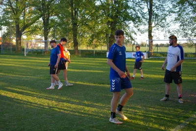 Foto des Albums: 🏆 Eierköppe triumphieren – Fußball statt Tanz in den Mai!