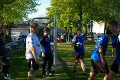 Foto des Albums: 🏆 Eierköppe triumphieren – Fußball statt Tanz in den Mai!