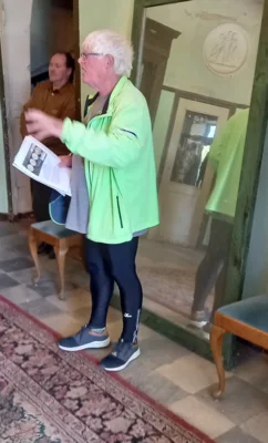 Erkl&auml;rung im Gutshaus 