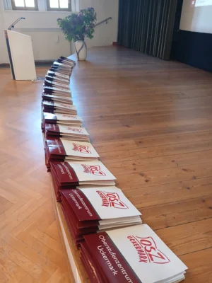 Foto des Albums: Zeugnisausgabe in der Abteilung 1