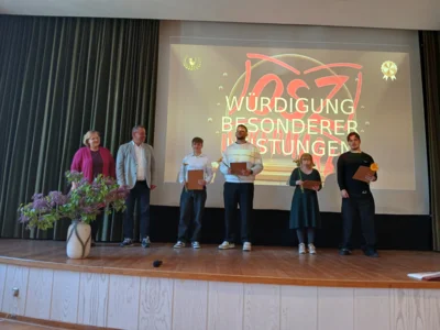 Foto des Albums: Zeugnisausgabe in der Abteilung 1